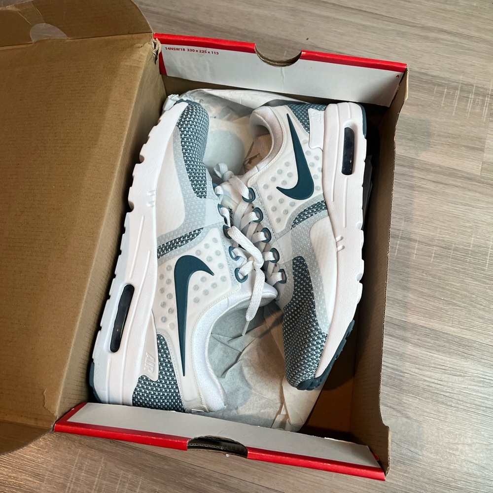 Men’s Nike White and Blue Sneakers